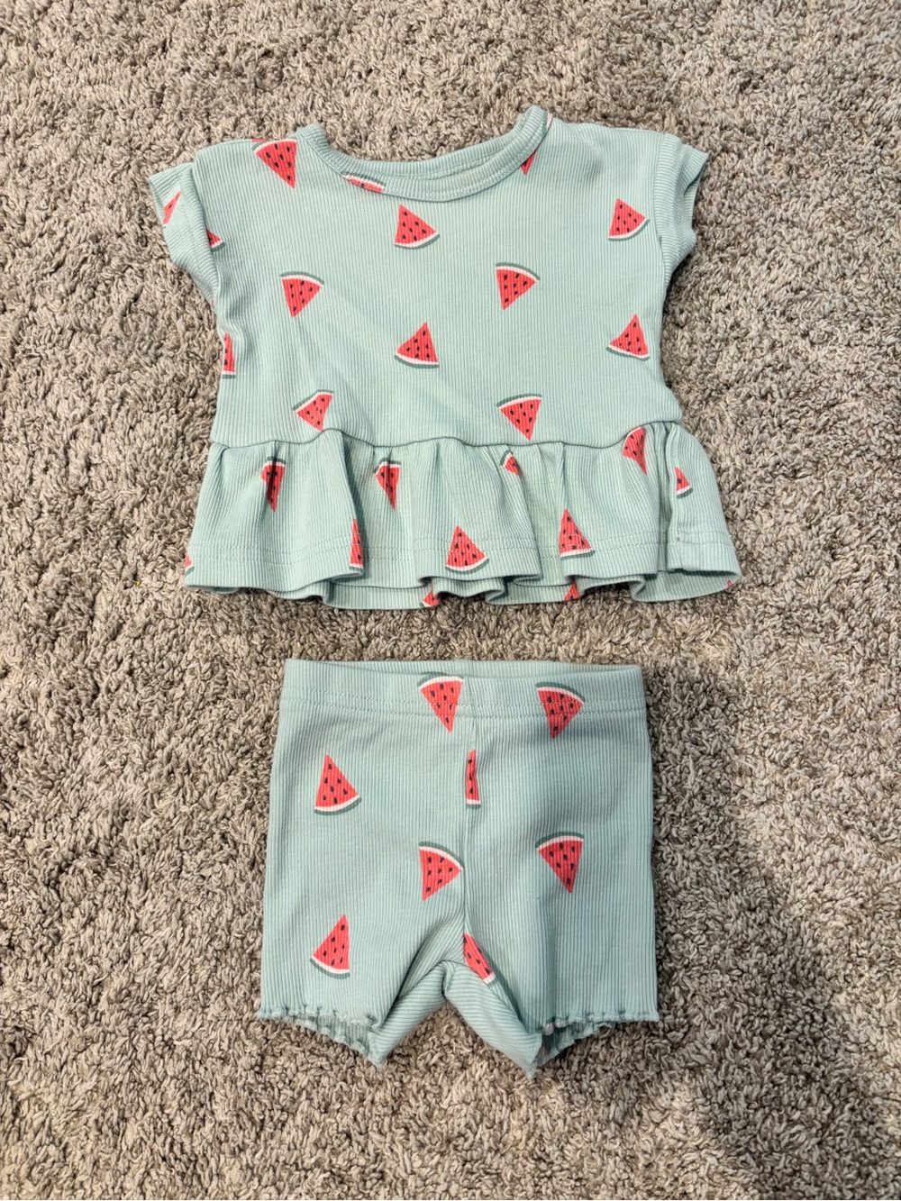 Bundle of Baby Girl Sets - Picture 5 of 8